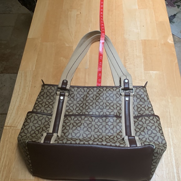 Relic sturdy hand/work bag with multiple inside and outside pockets. - Picture 12 of 16